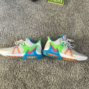 Nike Lebron Witness 7 basketball shoes